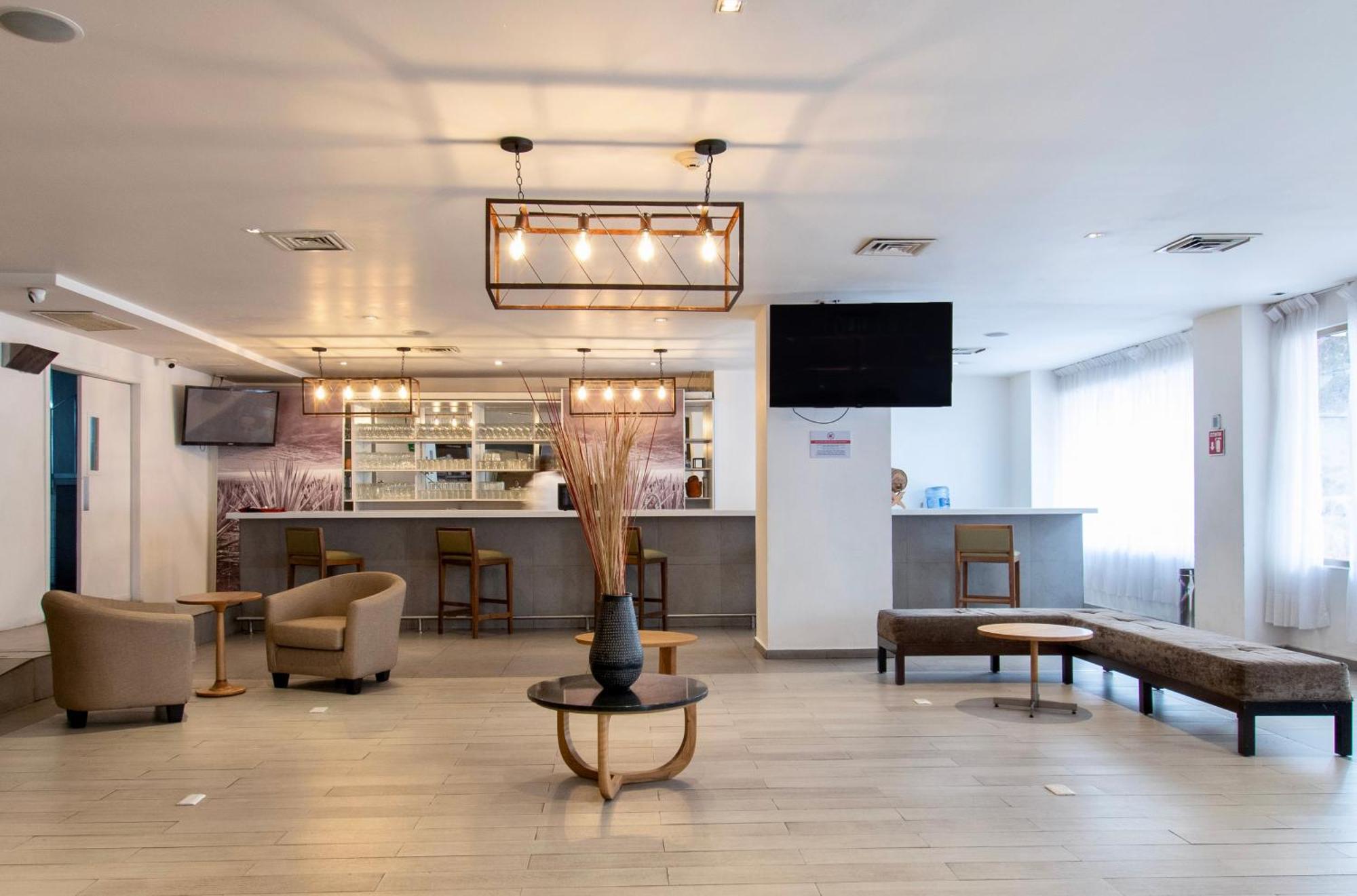Hotel Plaza Genova Centro 과달라하라 외부 사진